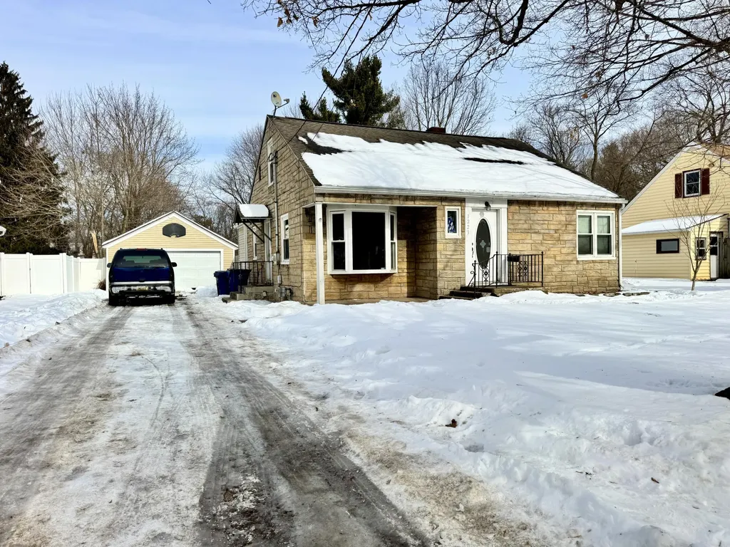 1223 Parchmount Avenue Parchment City MI 49004