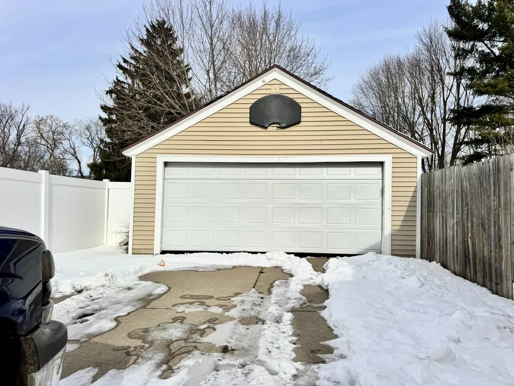 1223 Parchmount Avenue Parchment City MI 49004