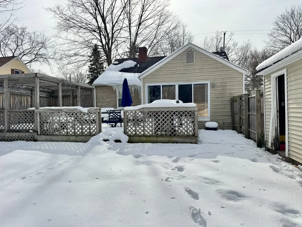 1223 Parchmount Avenue Parchment City MI 49004