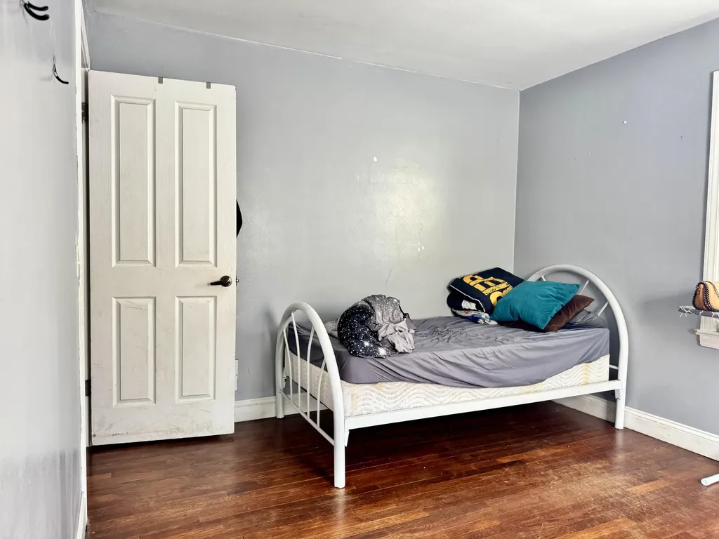 1223 Parchmount Avenue Parchment City MI 49004