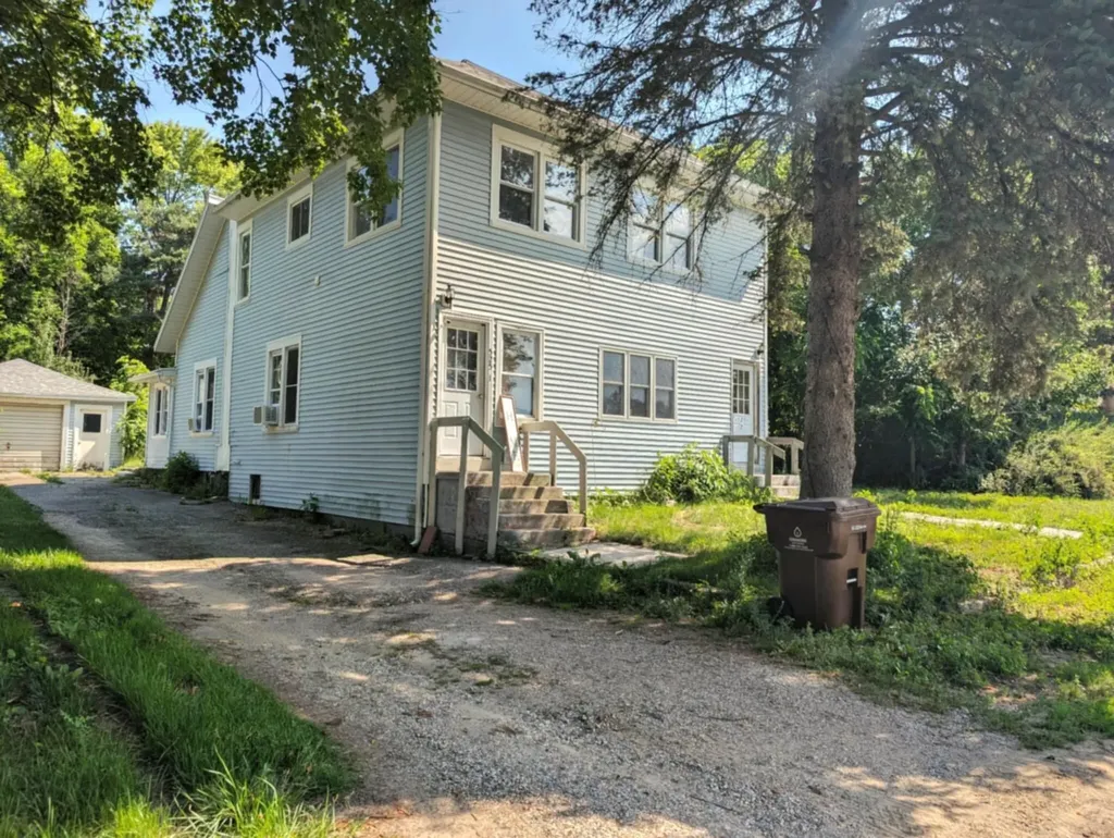 525 E Pine Road Edmore Village MI 48829