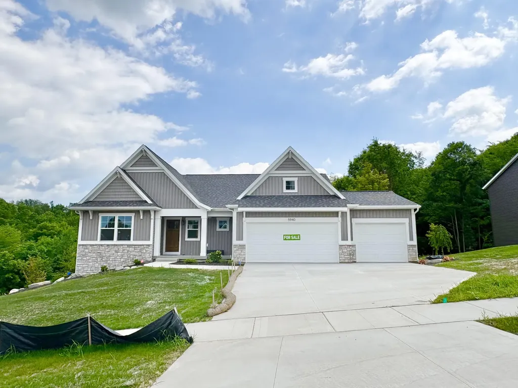 5940 Valley Point Drive SE Caledonia Township MI 49316