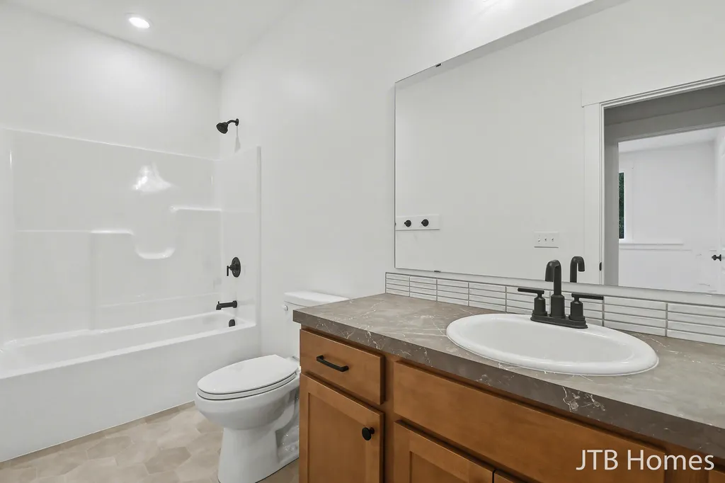 5940 Valley Point Drive SE Caledonia Township MI 49316