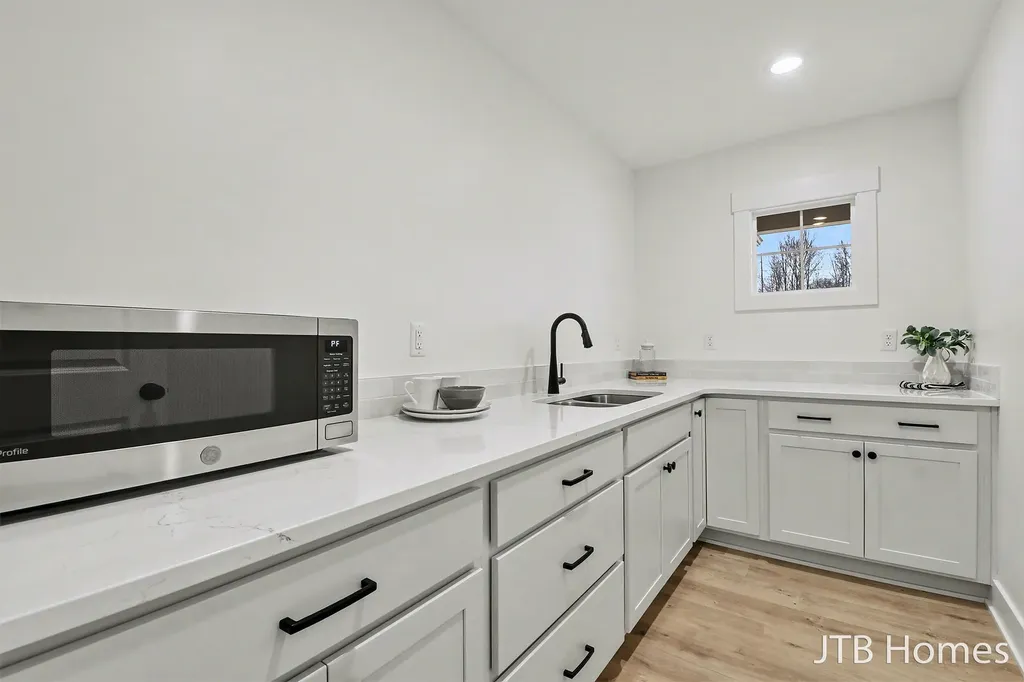 5940 Valley Point Drive SE Caledonia Township MI 49316
