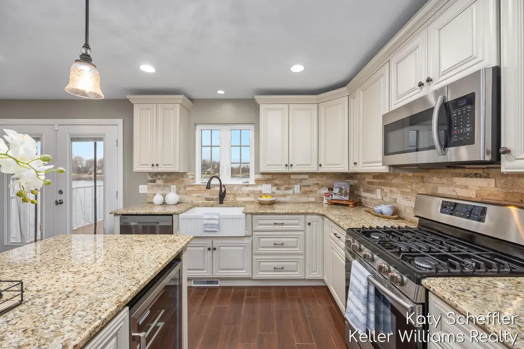 7896 Bay Meadow Morton Township MI 49346