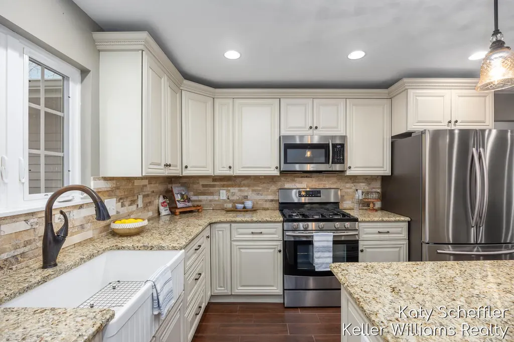 7896 Bay Meadow Morton Township MI 49346