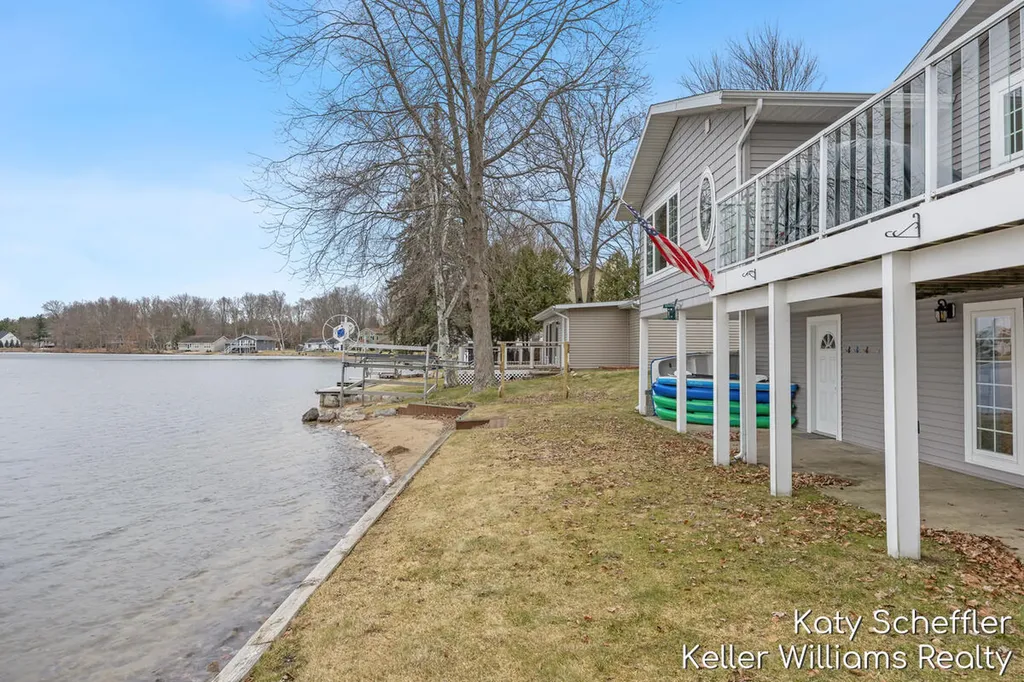 7896 Bay Meadow Morton Township MI 49346