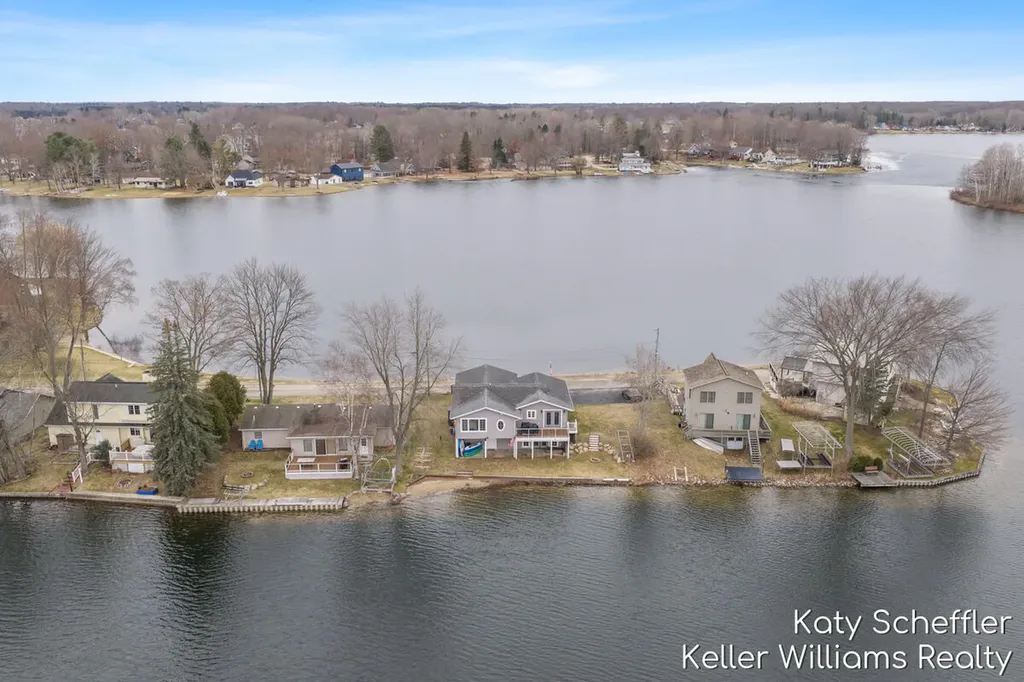 7896 Bay Meadow Morton Township MI 49346