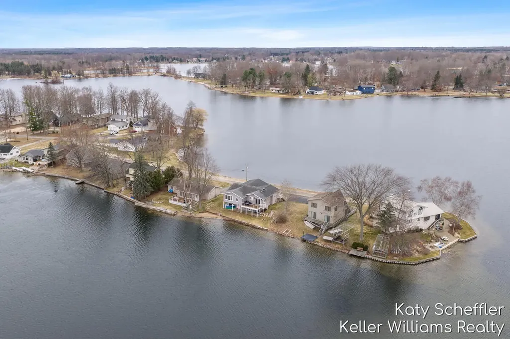 7896 Bay Meadow Morton Township MI 49346