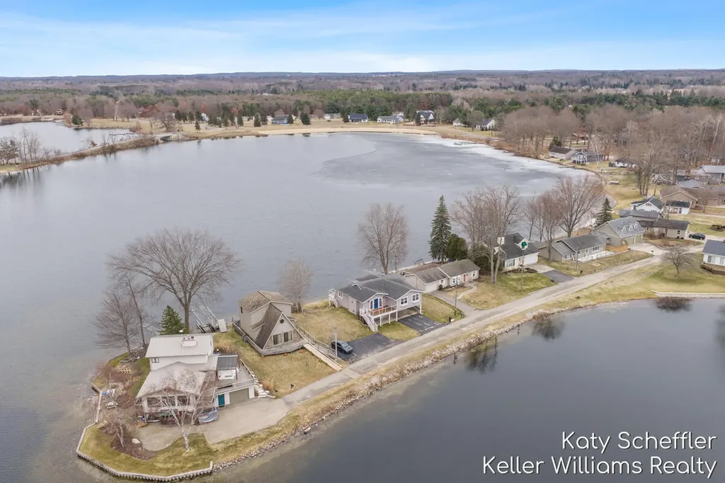 7896 Bay Meadow Morton Township MI 49346