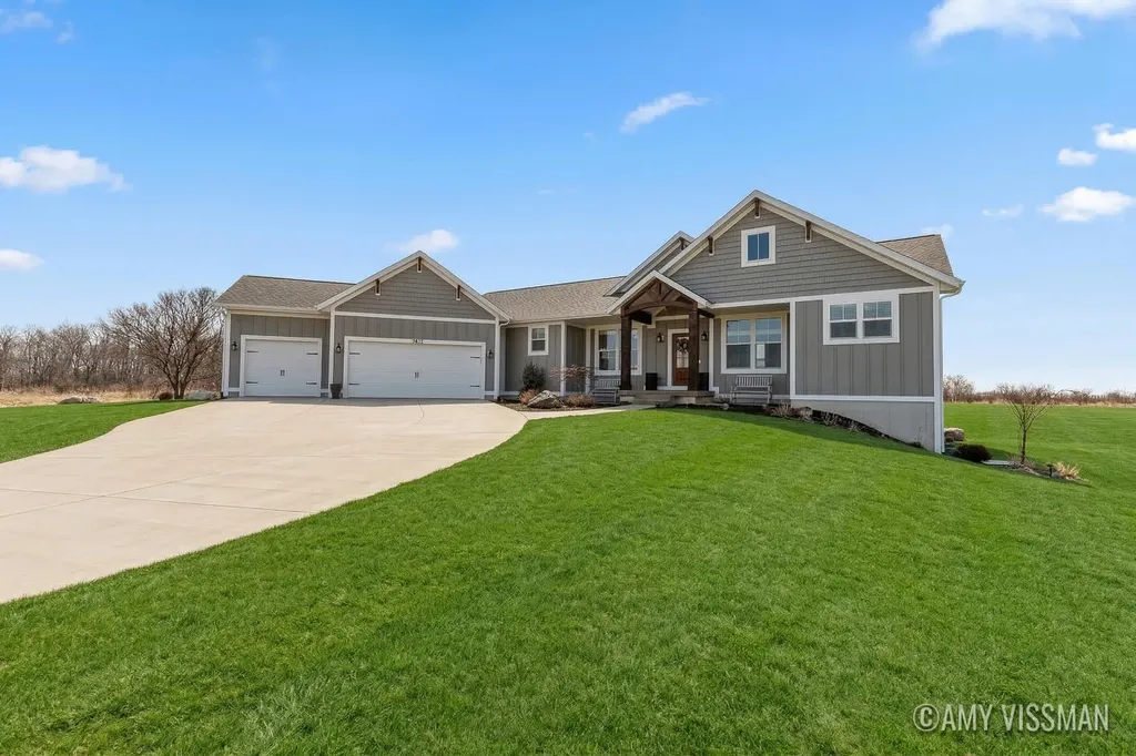 3822 Cherry Blossom Drive NE Cannon Township MI 49301