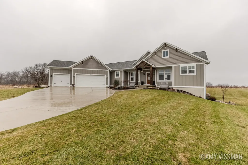 3822 Cherry Blossom Drive NE Cannon Township MI 49301