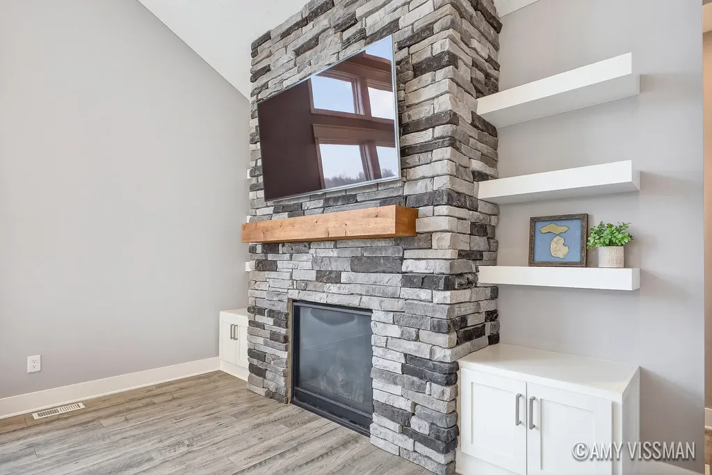 3822 Cherry Blossom Drive NE Cannon Township MI 49301