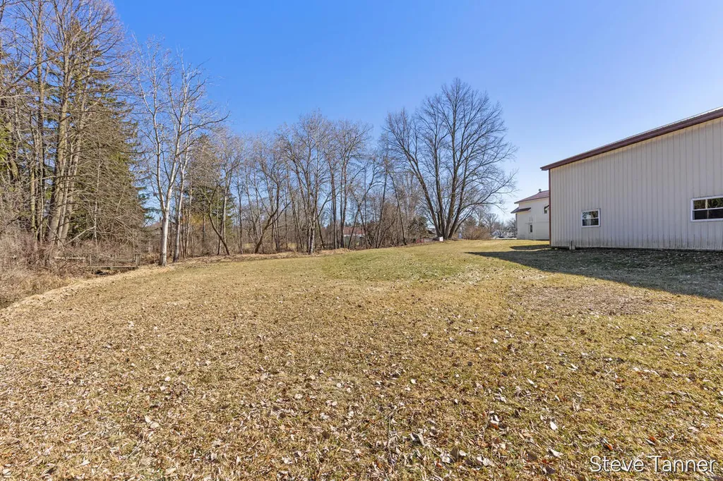 5423 E Howard City-edmore Home Township MI 48829