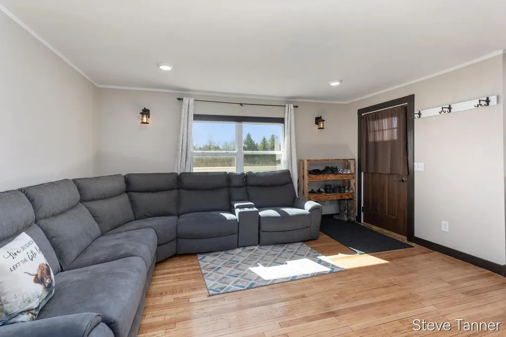 5423 E Howard City-edmore Home Township MI 48829