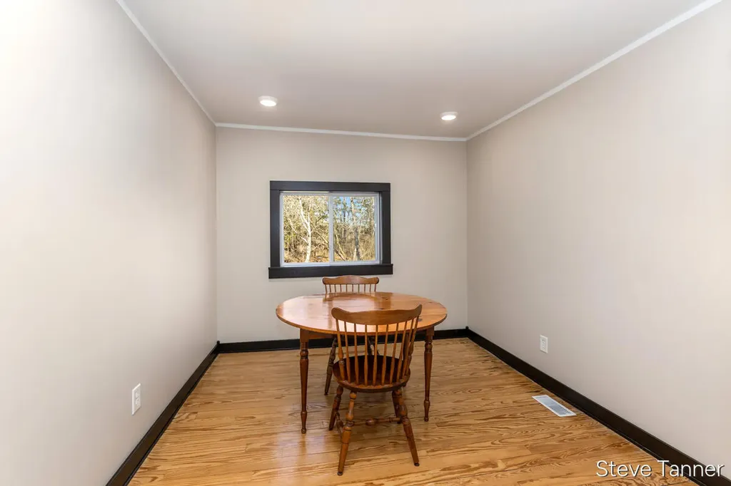 5423 E Howard City-edmore Home Township MI 48829