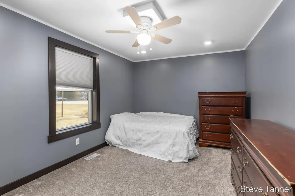 5423 E Howard City-edmore Home Township MI 48829