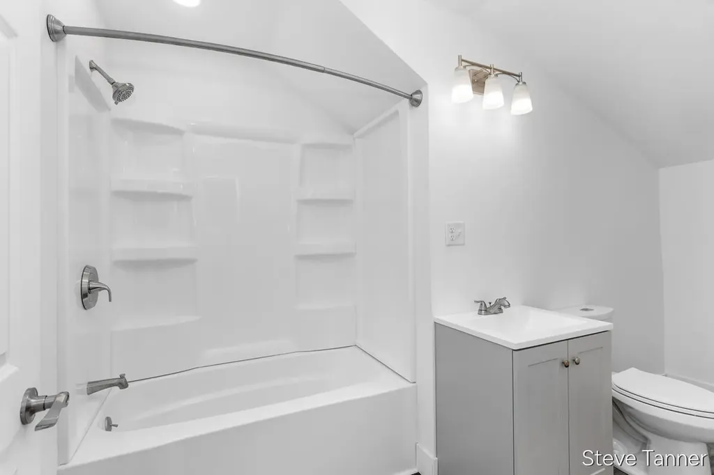 5423 E Howard City-edmore Home Township MI 48829