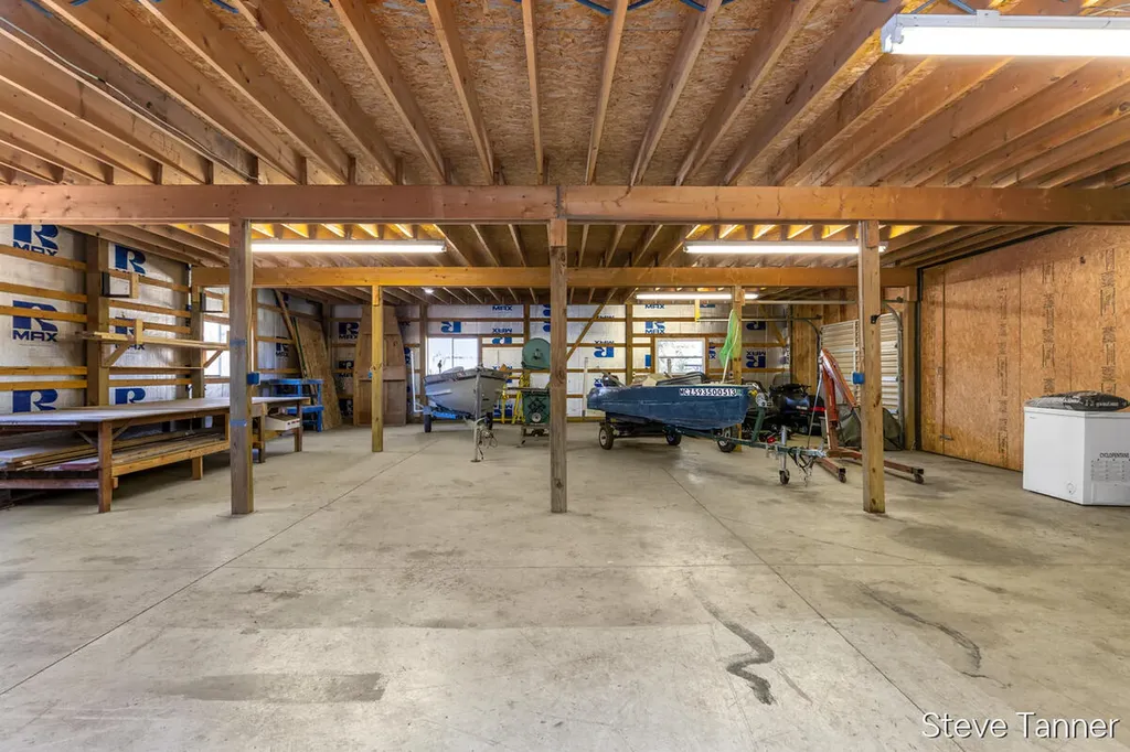 5423 E Howard City-edmore Home Township MI 48829