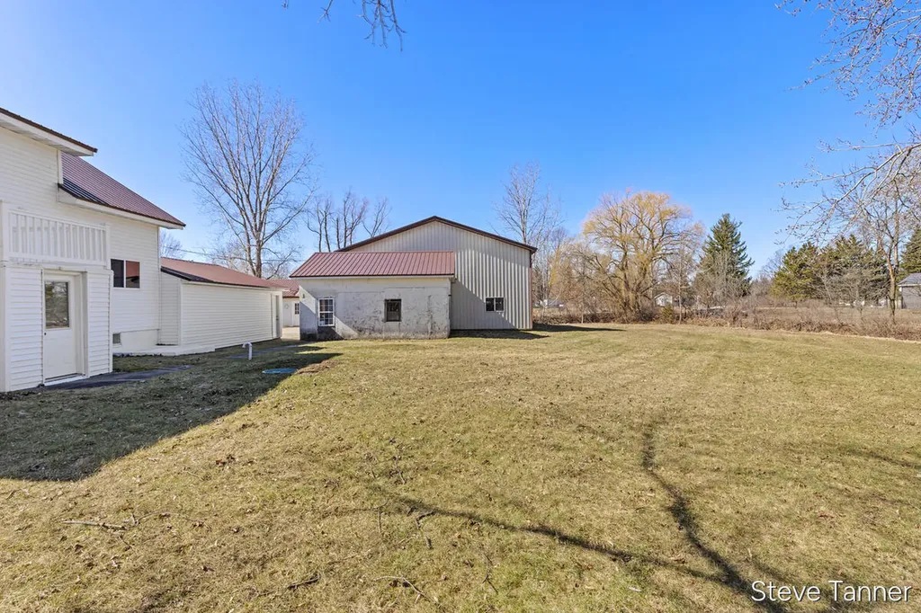 5423 E Howard City-edmore Home Township MI 48829