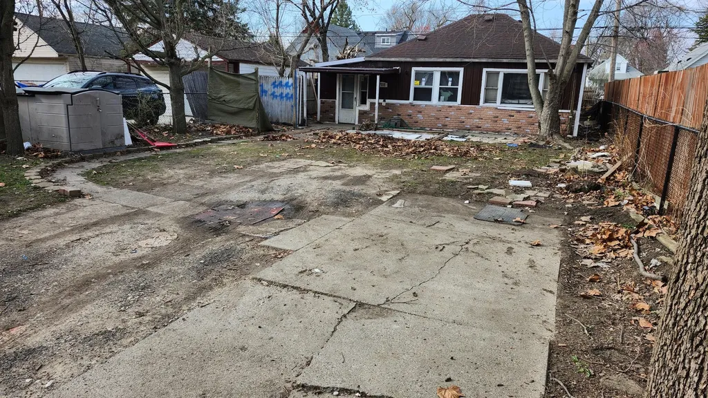 7559 Toepfer Road Warren City MI 48091