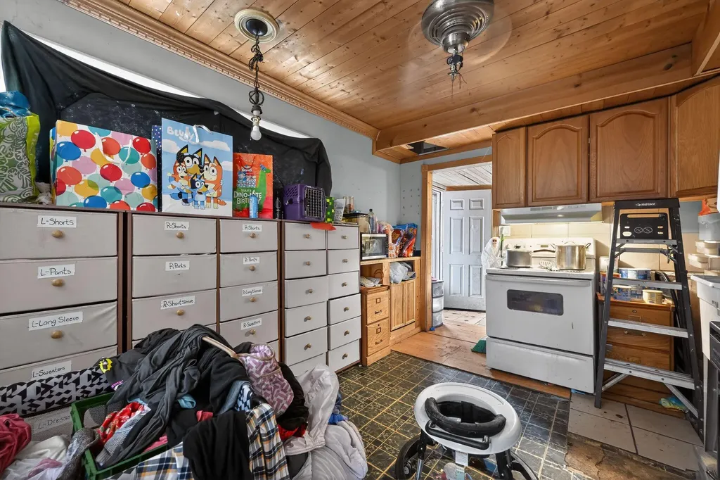 7559 Toepfer Road Warren City MI 48091