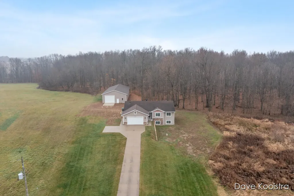 3905 Sunset View Leighton Township MI 49348