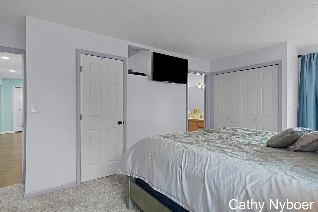 13478 Lakeshore Avenue Grand Haven Charter Township MI 49417