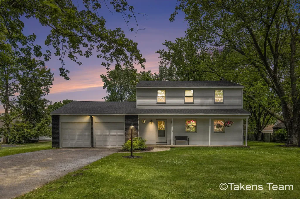 4223 Burton Street SE Kentwood City MI 49546