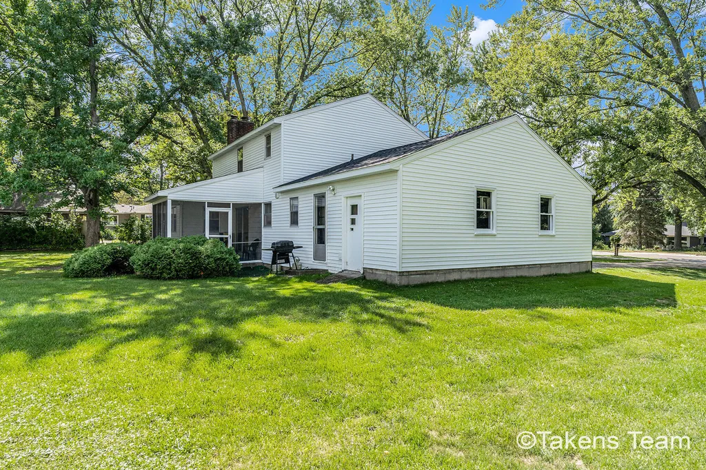 4223 Burton Street SE Kentwood City MI 49546