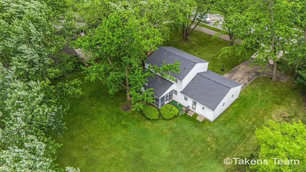 4223 Burton Street SE Kentwood City MI 49546