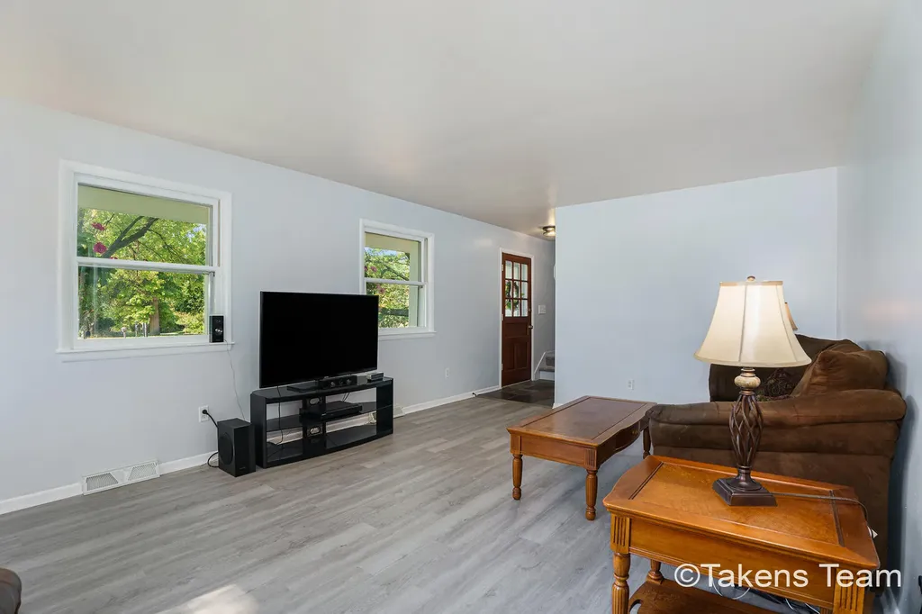 4223 Burton Street SE Kentwood City MI 49546