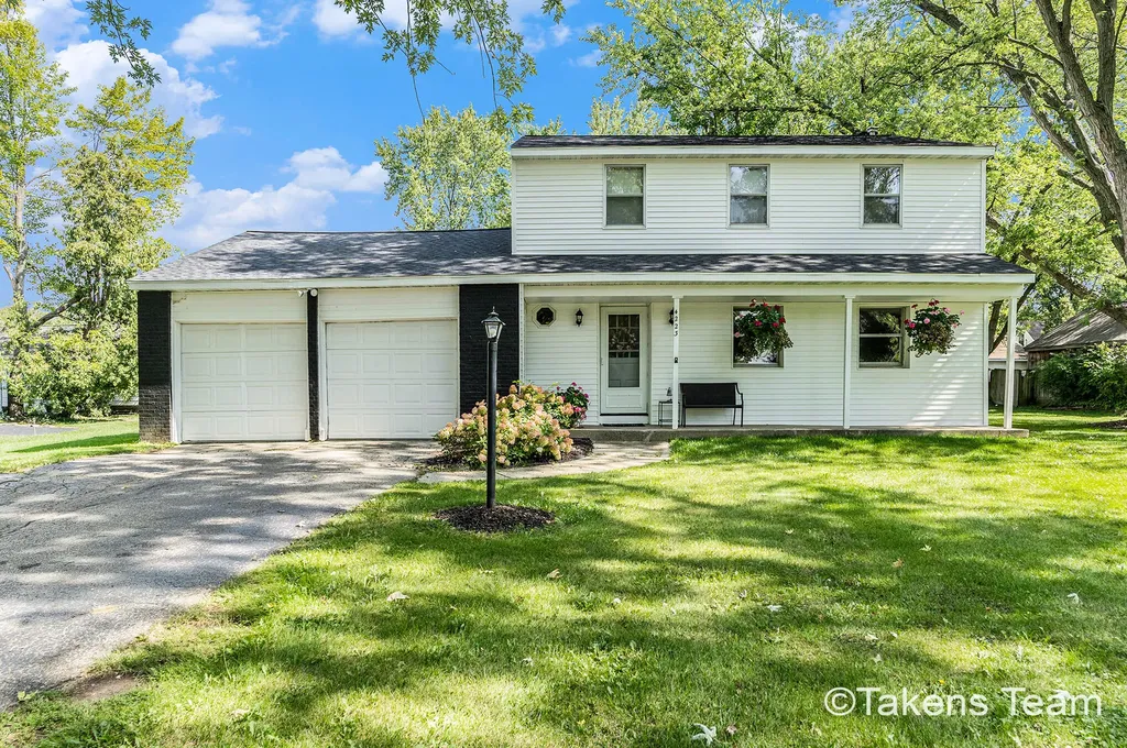 4223 Burton Street SE Kentwood City MI 49546