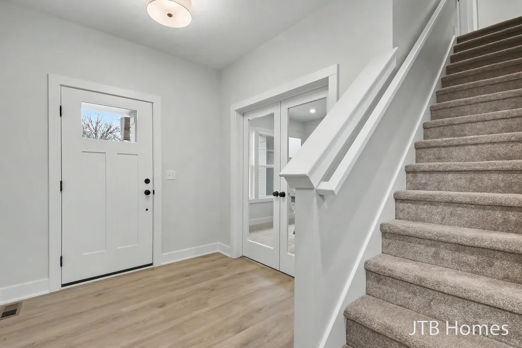 5911 Valley Point Drive SE Caledonia Township MI 49316