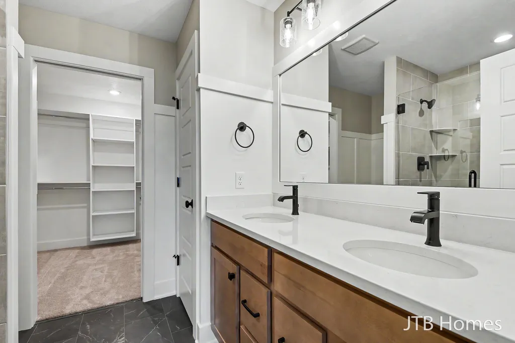 5911 Valley Point Drive SE Caledonia Township MI 49316