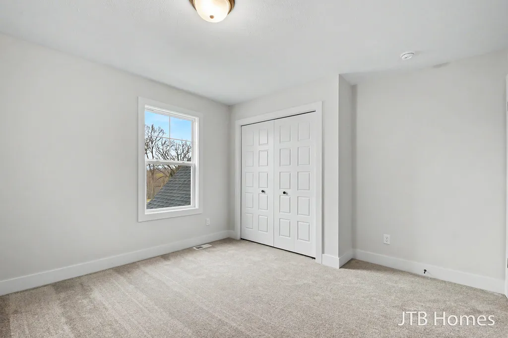 5911 Valley Point Drive SE Caledonia Township MI 49316