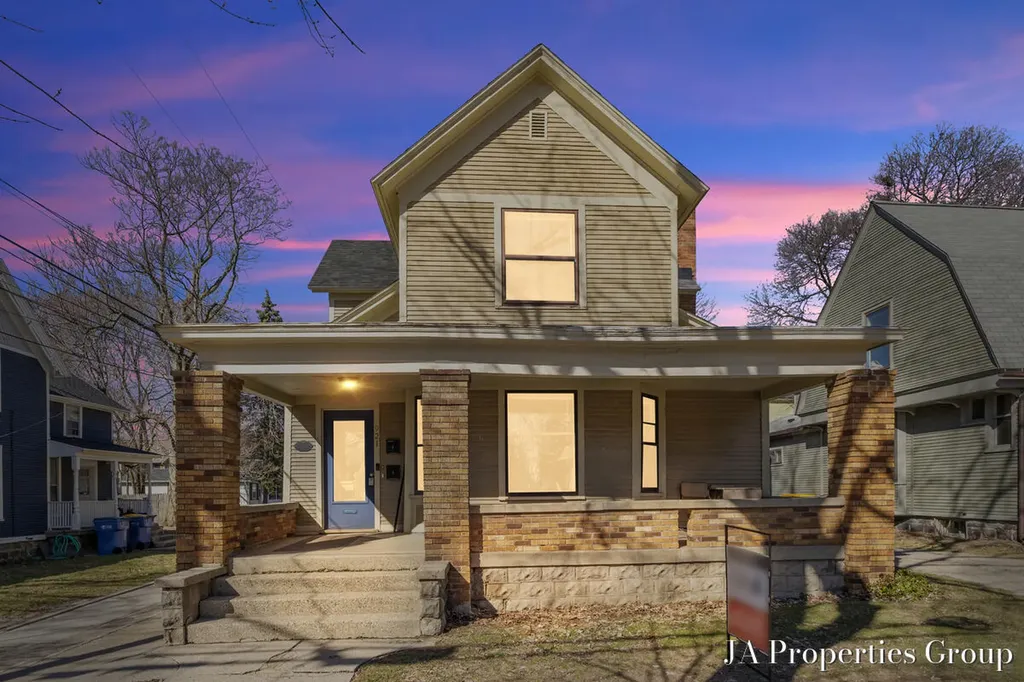 921 Fairmount Street SE Grand Rapids City MI 49506