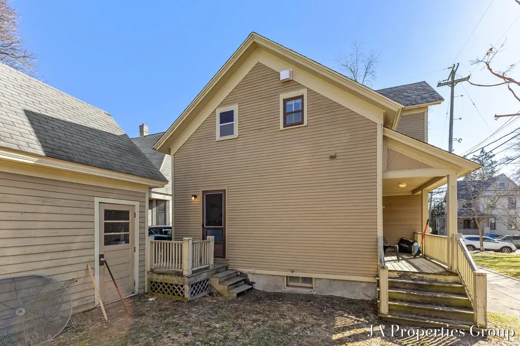 921 Fairmount Street SE Grand Rapids City MI 49506