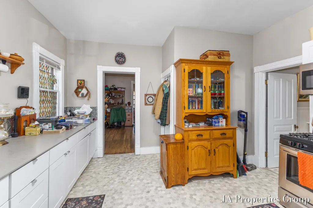 921 Fairmount Street SE Grand Rapids City MI 49506
