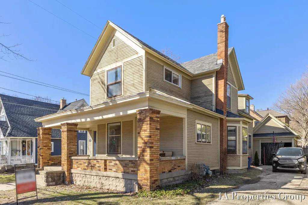 921 Fairmount Street SE Grand Rapids City MI 49506