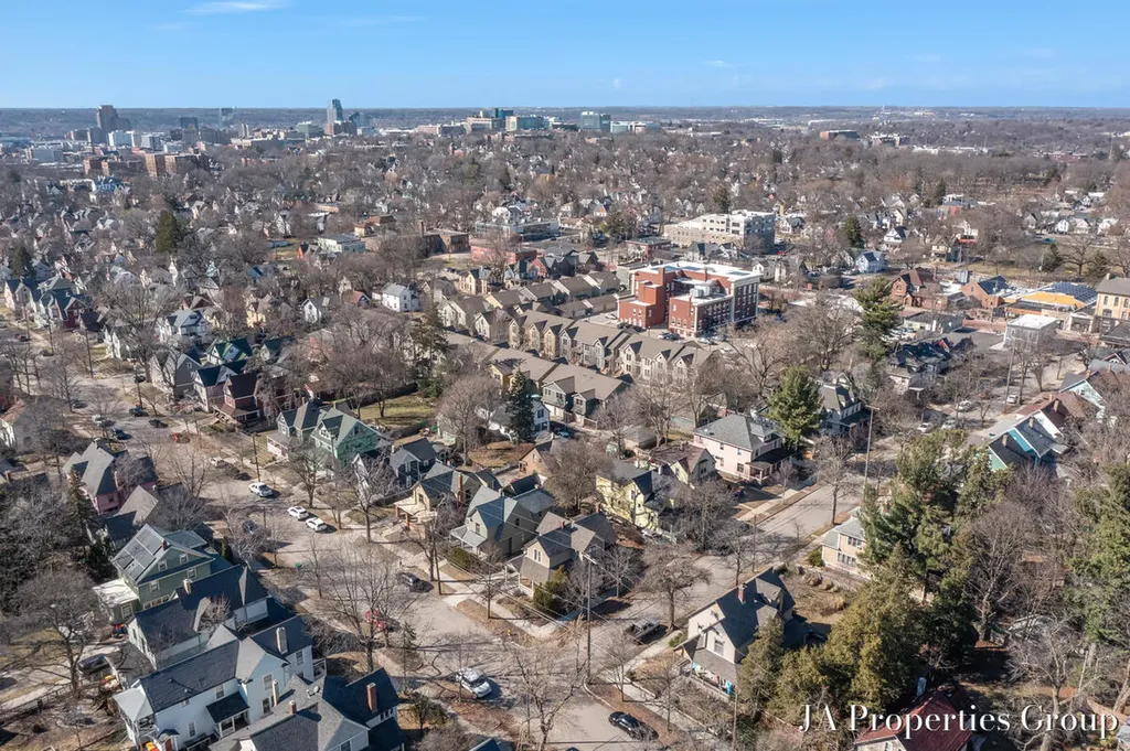 921 Fairmount Street SE Grand Rapids City MI 49506