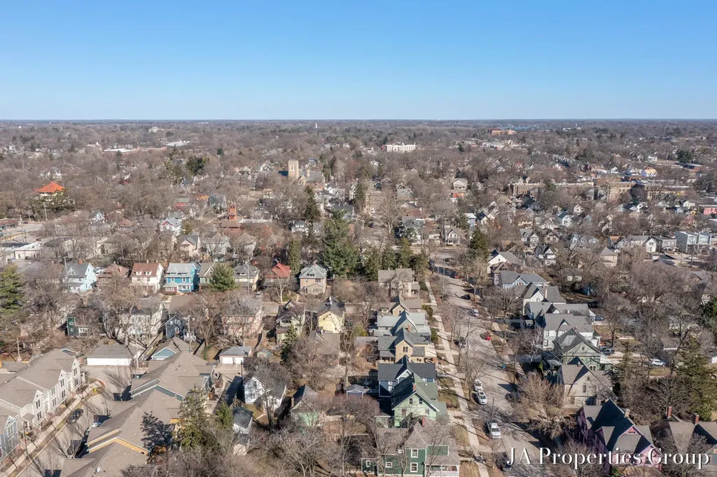 921 Fairmount Street SE Grand Rapids City MI 49506