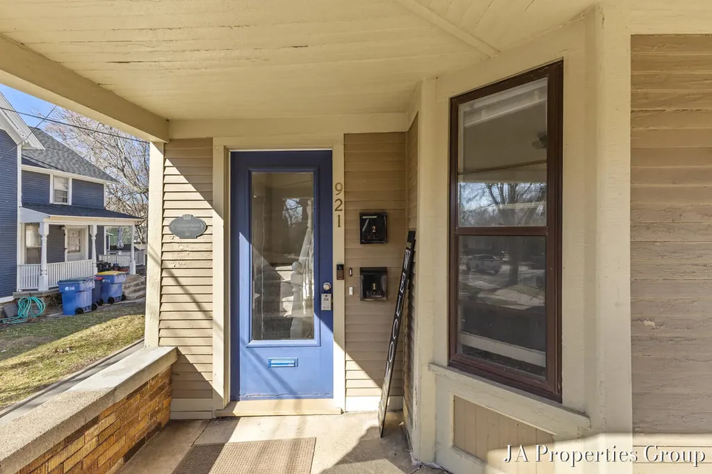 921 Fairmount Street SE Grand Rapids City MI 49506