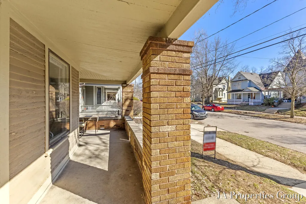 921 Fairmount Street SE Grand Rapids City MI 49506