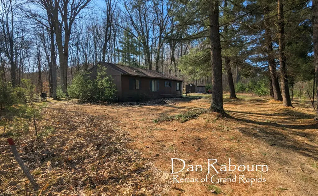 5263 E 8 Mile Road Newkirk Township MI 49656