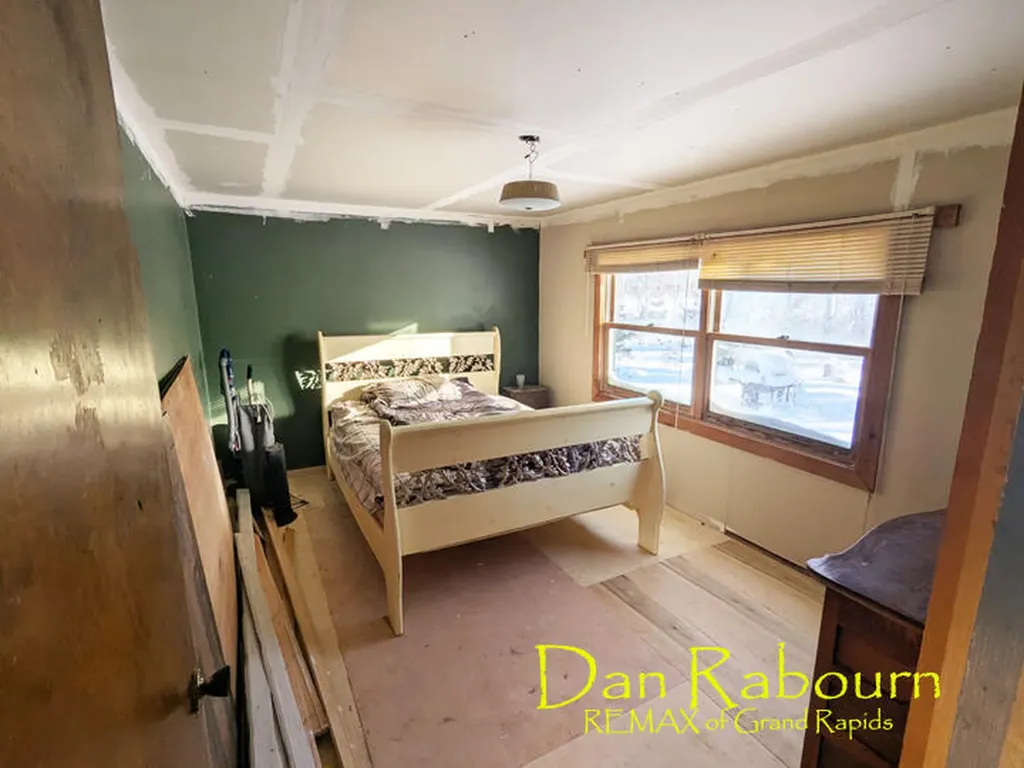 5263 E 8 Mile Road Newkirk Township MI 49656