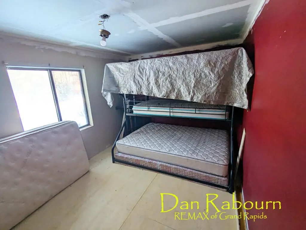 5263 E 8 Mile Road Newkirk Township MI 49656