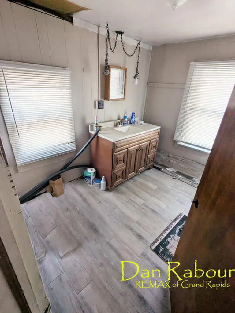 5263 E 8 Mile Road Newkirk Township MI 49656