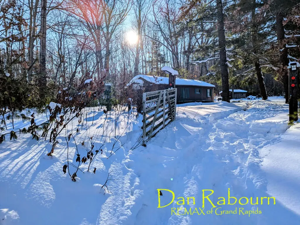 5263 E 8 Mile Road Newkirk Township MI 49656