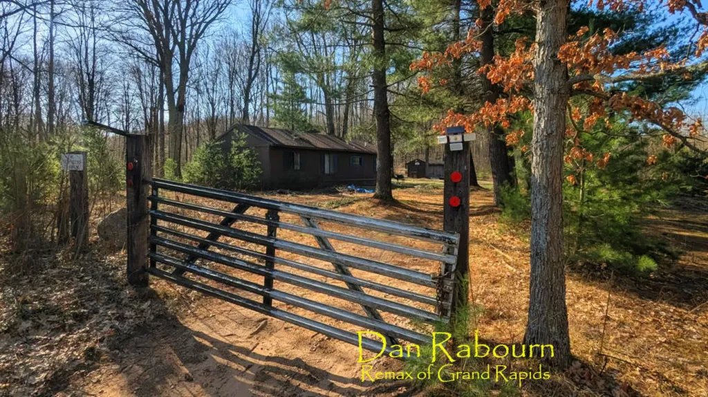 5263 E 8 Mile Road Newkirk Township MI 49656